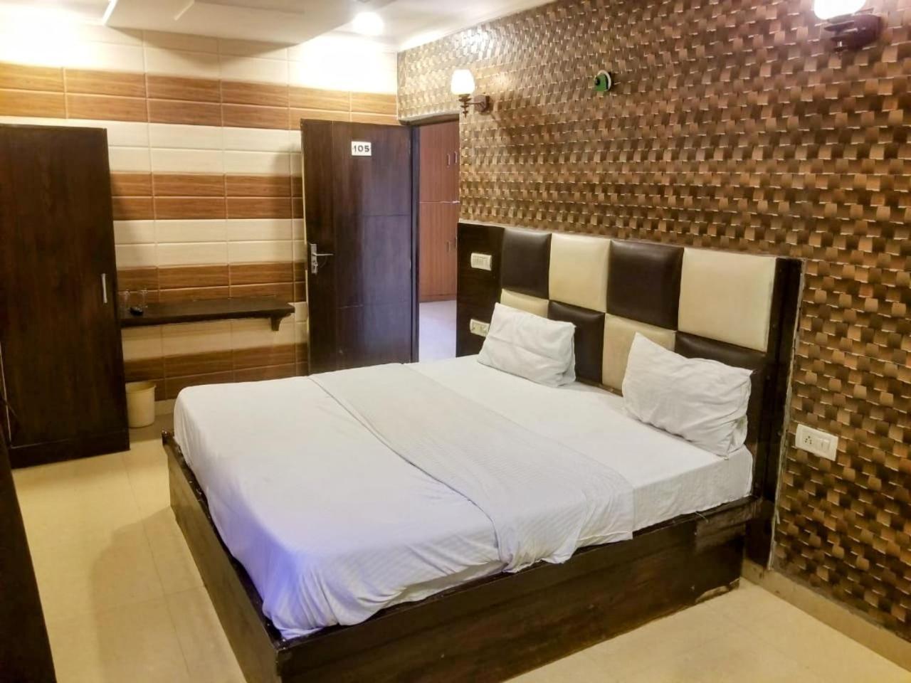 Townhouse 03 Hotel آغْرا المظهر الخارجي الصورة